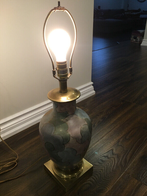 Frederick Cooper Table Lamp in Indoor Lighting & Fans in Hamilton - Image 2