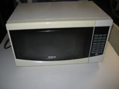 FS: microwave, and some kitchen items for a quick sale, View more