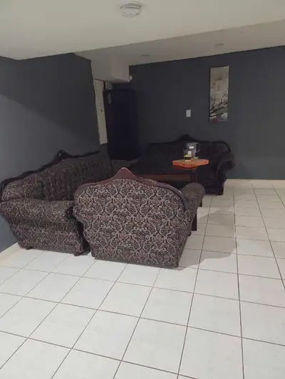 Looking for 2 girls, preferably quiet, respectful. 2 bedroom 1 is available Wifi & electric included...