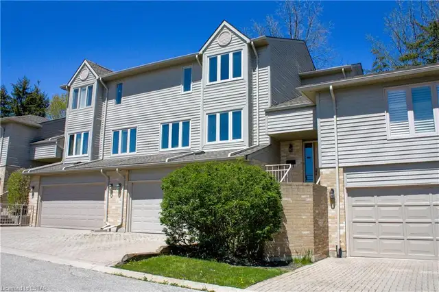 3 bed 2.5 bathroom 10 minute walk from Western University