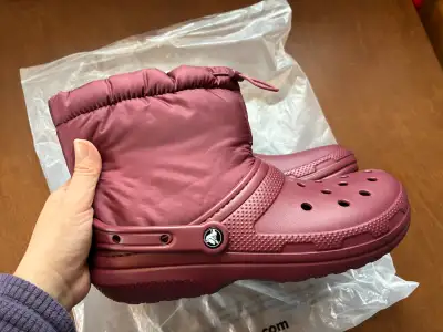 Crocs Neo Puff Boots w/ Fuzzy Lining - Men's 11 - New w/ Tags, View more