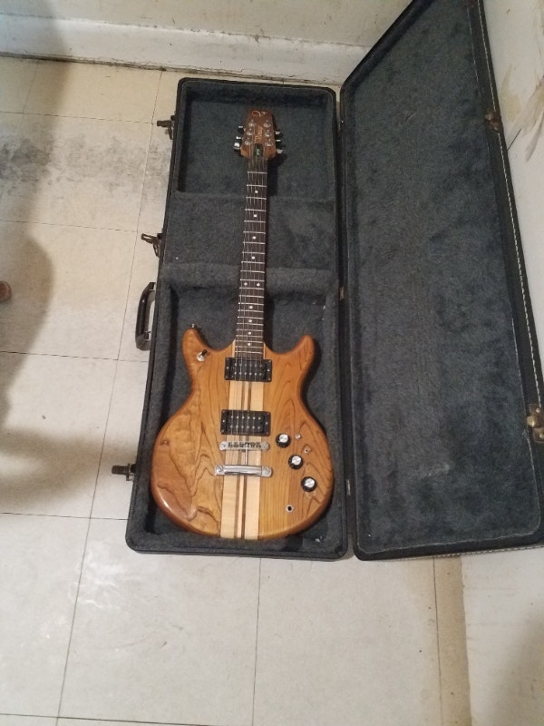 1982 Vantage VP 795 Electric Guitar With Hard Shell Case Guitars