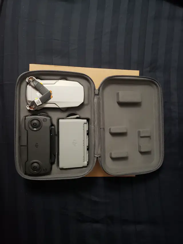 dji mini SE drone kit in new condition in General Electronics in Hamilton - Image 6