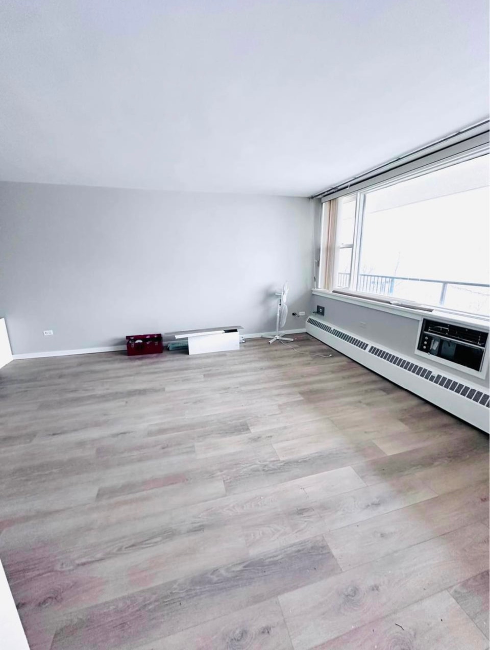One Bedroom Wellington Crescent Art Deco Apartment 4