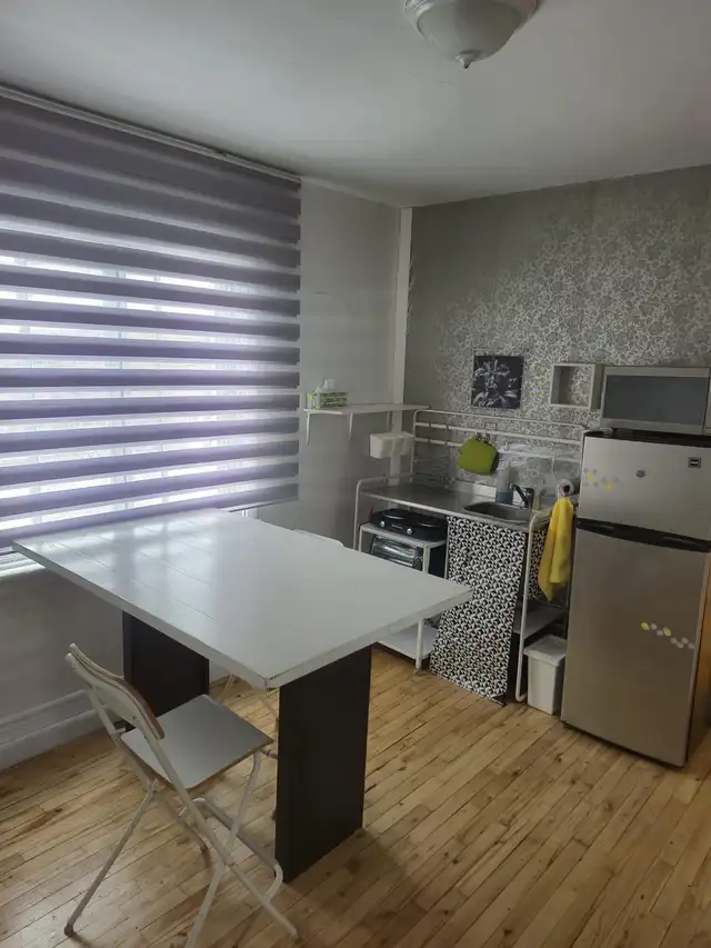 2 Chambres à louer haut de plex à Lachine  630$