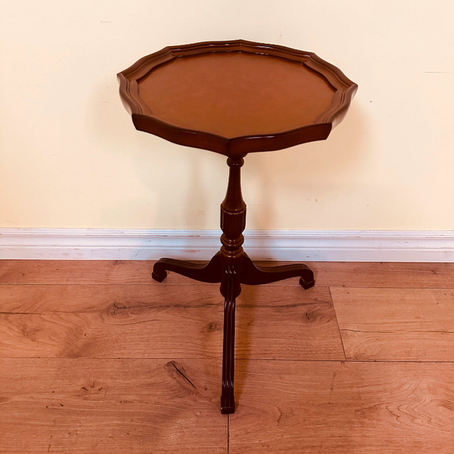 Vintage Bombay Pedestal Table with Leather Top in Other Tables in City of Toronto - Image 3