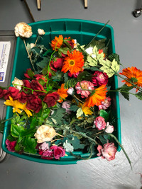 dried & artificial flowers, bags of potpurri