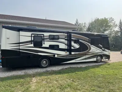 Very nice and clean motorhome! Only 50,000 kmh All new tires this year! Everything serviced this yea...