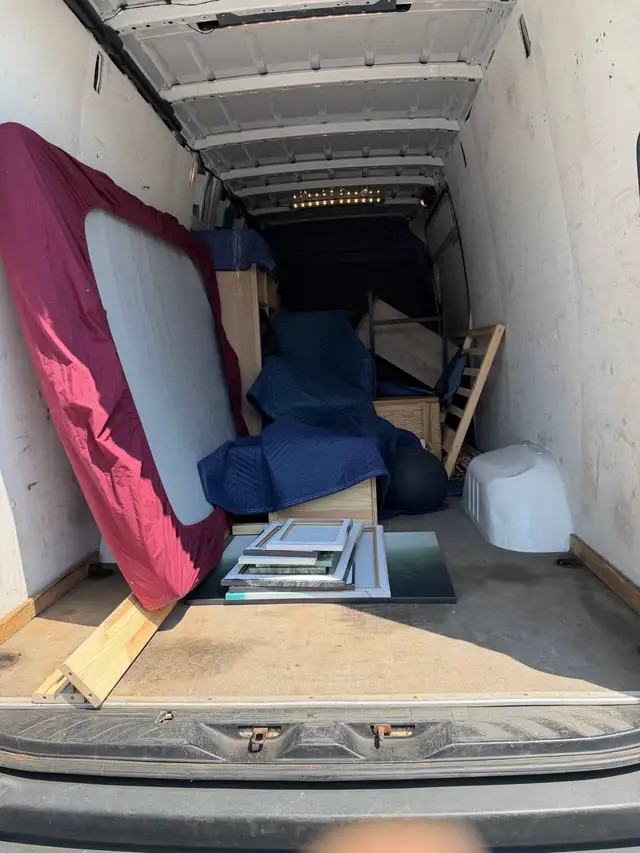Moving/Delivery573776321441976326