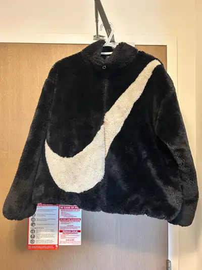 Medium Nike Sherpa, View more