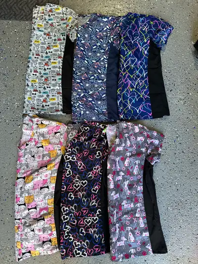 Bunch Of Womens Medium Scrubs Shirts All For $30, View more
