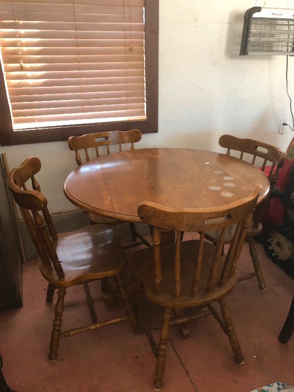 Kitchen table in Dining Tables & Sets in Bathurst