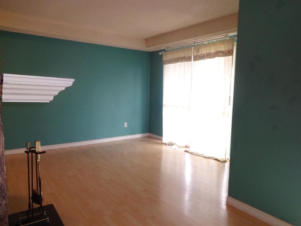 Southwood 2 bedroom townhouse, parking, balcony  $1480/m+ ut , 3