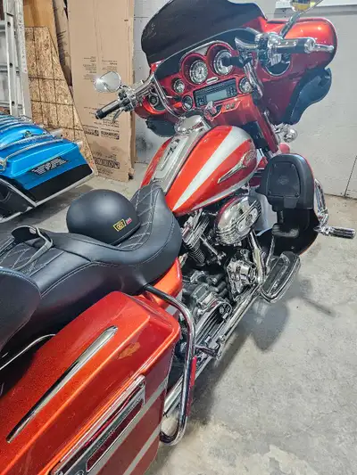 Feast your eyes on this stunning, well-maintained 2008 Screaming Eagle CVO Ultra Glide Limited. All...