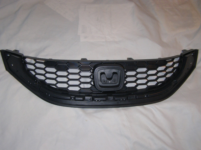 NEUF Grille Superieur avant Honda Civic 2013 2014 2015 Grill NEW dans Pièces de carrosserie  à Longueuil/Rive Sud