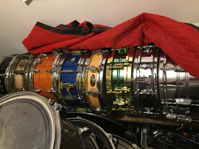 DRUMMER/PERCUSSION