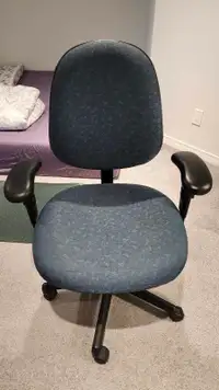 Comfy and sturdy office chair