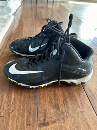 Youth size 3.5 cleats 