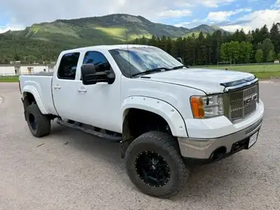 Only selling because we’re wanting to downsize our truck. It runs beautifully and is very comfortabl...