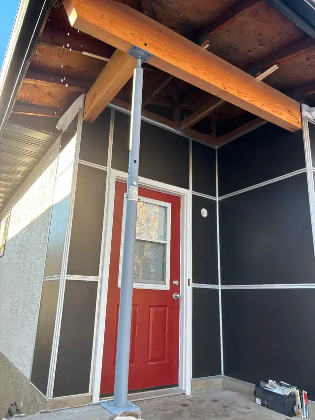 Hiring exterior renovation specialist/ siding installer/ helper. in Construction & Trades in Edmonton - Image 5