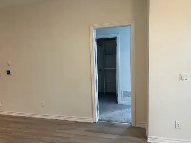 townhouse for rent in Long Term Rentals in Oakville / Halton Region - Image 7
