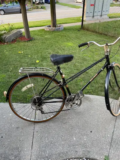 Vintage Raleigh Sprite 5 speed, new front tire and all tuned up. Comes with original head light and...