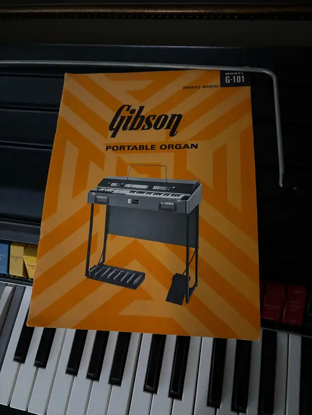 Mint Condition Gibson G-101 Keyboard/Organ in Pianos & Keyboards in Oakville / Halton Region - Image 6