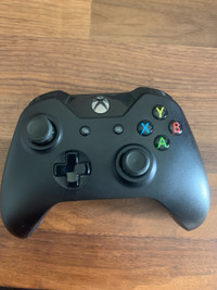 Xbox One controller (no Bluetooth)
