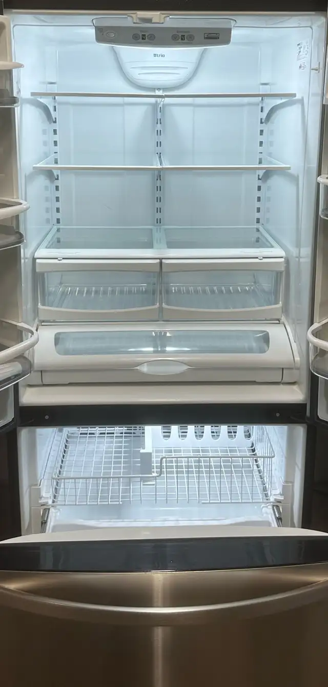 - Refrigerator “KENMORE” H69/W33/D31 in Refrigerators in Barrie - Image 4