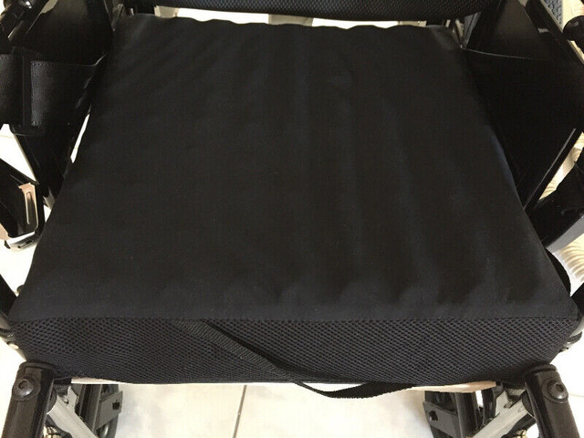 Roho Wheelchair Seat Cushion Cover 16"x16" (Cover only) in Health & Special Needs in Markham / York Region