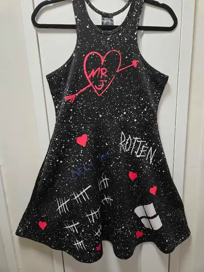 Beautiful, worn once for birthday, Harley Quinn fans will love it ♥️ Can work a bit with the price,...