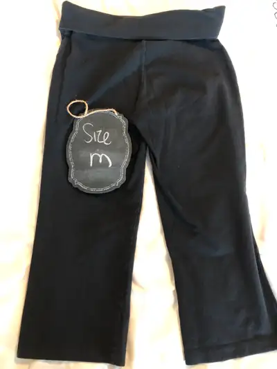 Old Navy Black Cotton Capri yoga workout pants - MED, View more