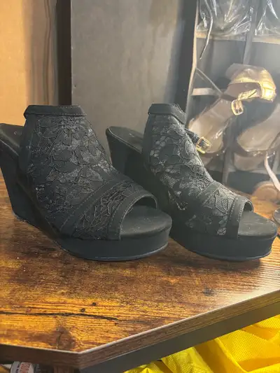 Women’s Size 7.5-8 Shoes , View more