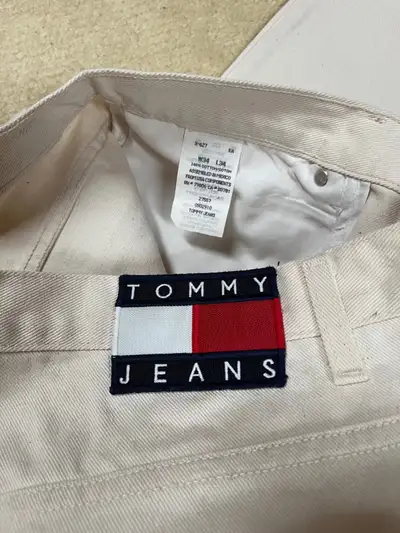 TOMMY HILFIGER JEANS VINTAGE 1997 BAGGY FIT SIZE 34, View more