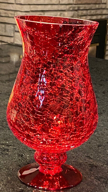 Vintage Footed Ruby Red CrackleGlass Vase Lantern Style in Arts & Collectibles in Hamilton - Image 2