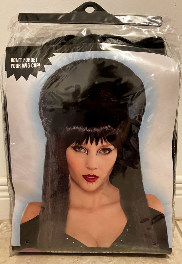 Elvira-like Mistress of the Night costume with Wig in Costumes in City of Toronto