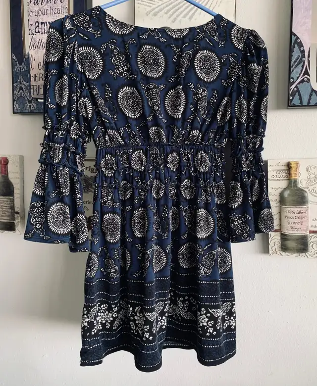 Size XS-S brand new Max Studio navy colour top in Women's - Tops & Outerwear in City of Toronto - Image 3