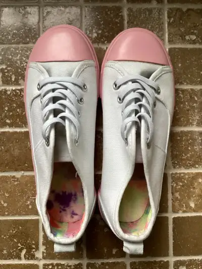 Unbranded Girls’ Sz 2 White Canvas/Pink Rubber Slip On Sneakers, View more