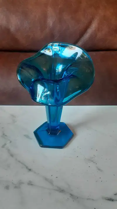 Jack in the Pulpit vase , View more