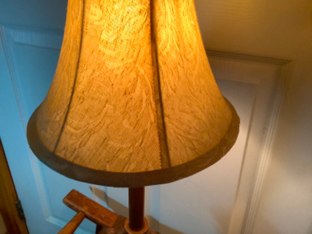 Lovely Vtg Table Lamp w an Ornate Wood Base and Satin Shade  in Indoor Lighting & Fans in Belleville - Image 4