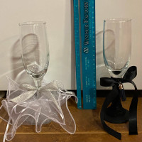 Bride & Groom toasting glasses boxed (new)