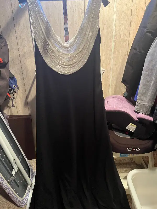 Woman’s dress in Women's - Dresses & Skirts in City of Toronto - Image 2