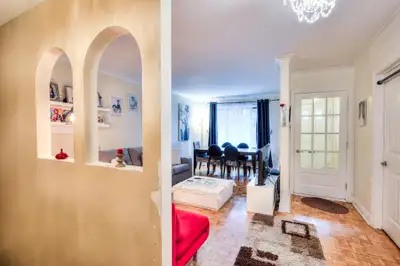 7 1/2 Lower unit - Bas de plex (Ville Saint-Laurent)