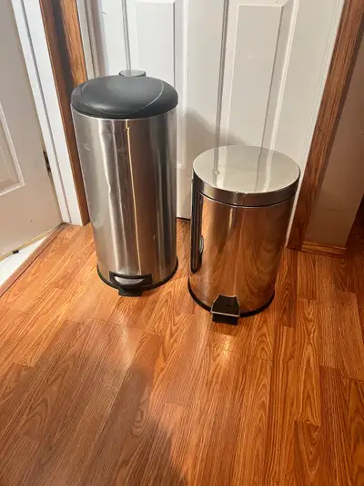 Set of 2 Stainless Steel Waste Trash cans, foot operated lid, 25”H 11.5”W(29L) & 18”H 11.5”W(21L) .....