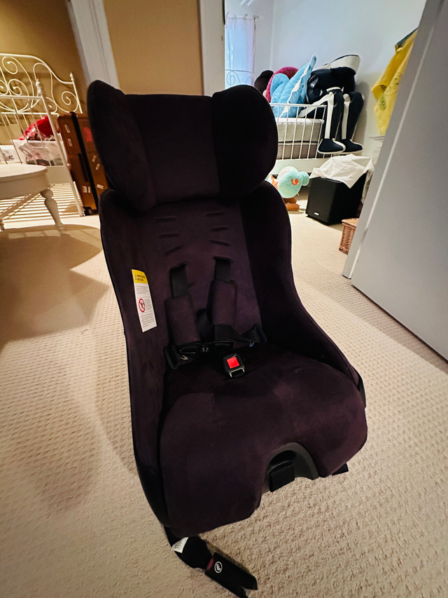 Clek fllo baby car seat - from able to sit upright to 4yrs old  dans Poussettes, porte-bébés et sièges d'auto  à Centre-ville et Ouest de la ville