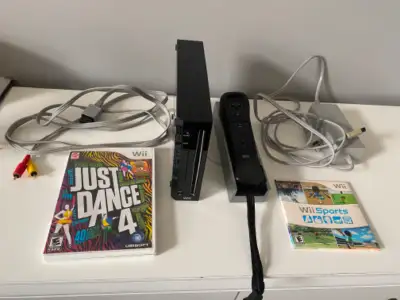 Wii console, Wii sports, just dance 4.
