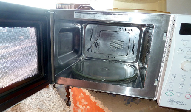 Microwave CONVECTION Oven NEW PRICE in Microwaves & Cookers in Kingston - Image 2