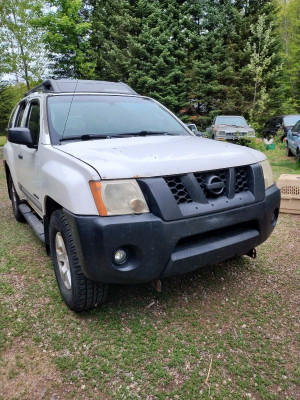 2005 Nissan Xterra Off Road 4x4 / low 4x4, A/C