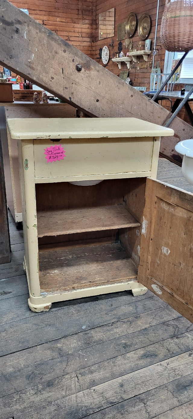 Antique Dry Sink in Cupboard in Hutches & Display Cabinets in Trenton - Image 4