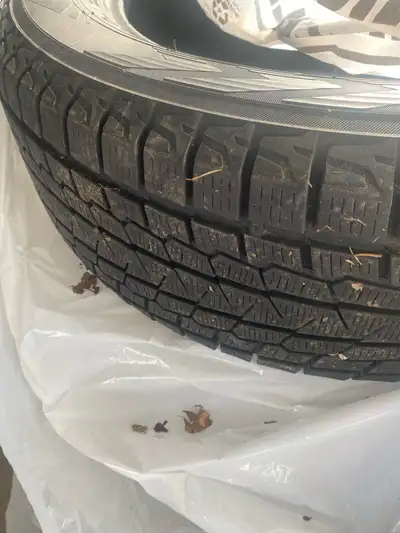 235 60 R18 These tires are brand new and we’re $1300. I only got to put maybe 100kms on them basical...